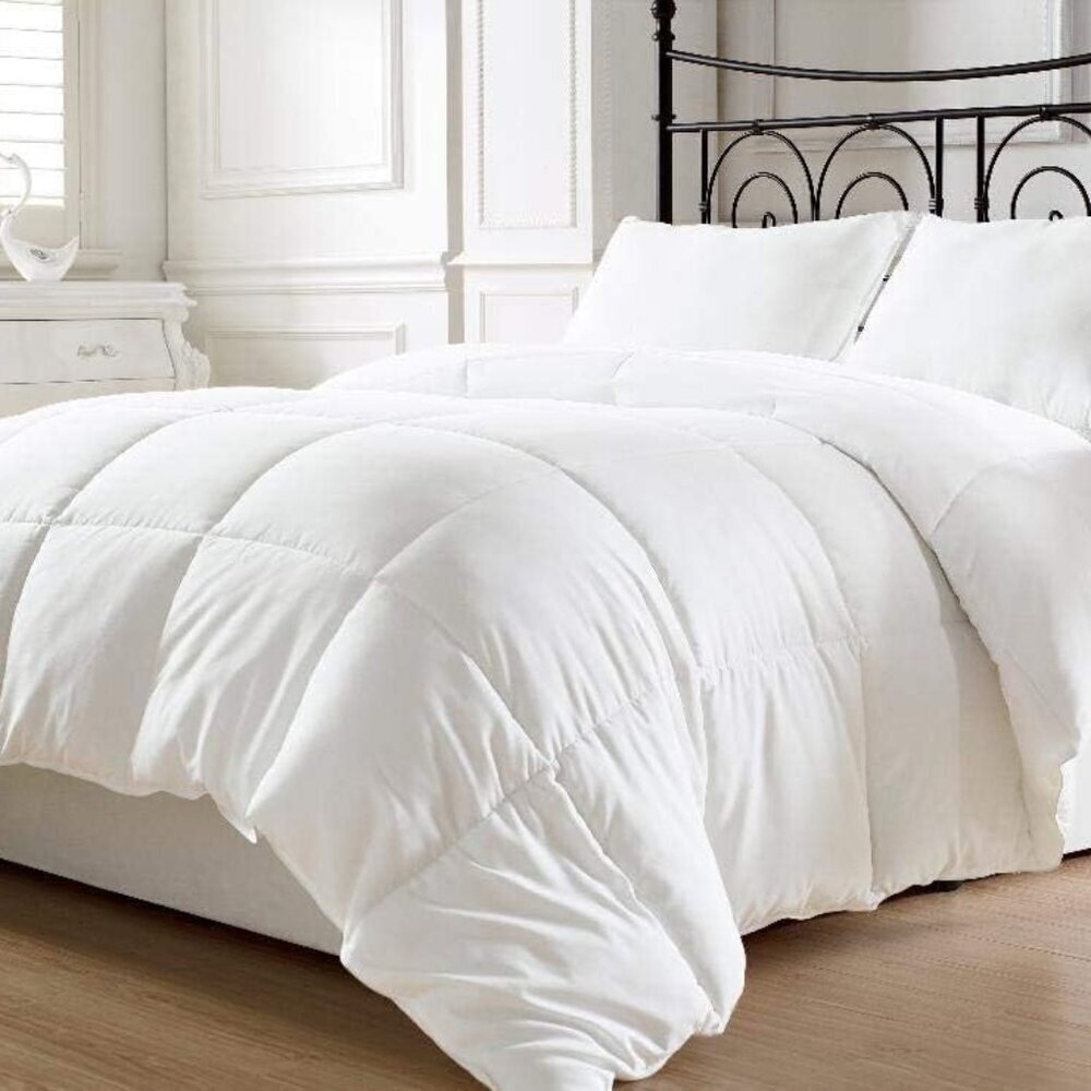 Luxurious Hypoallergenic Down Alternative Comforter - Twin Size - All-Season